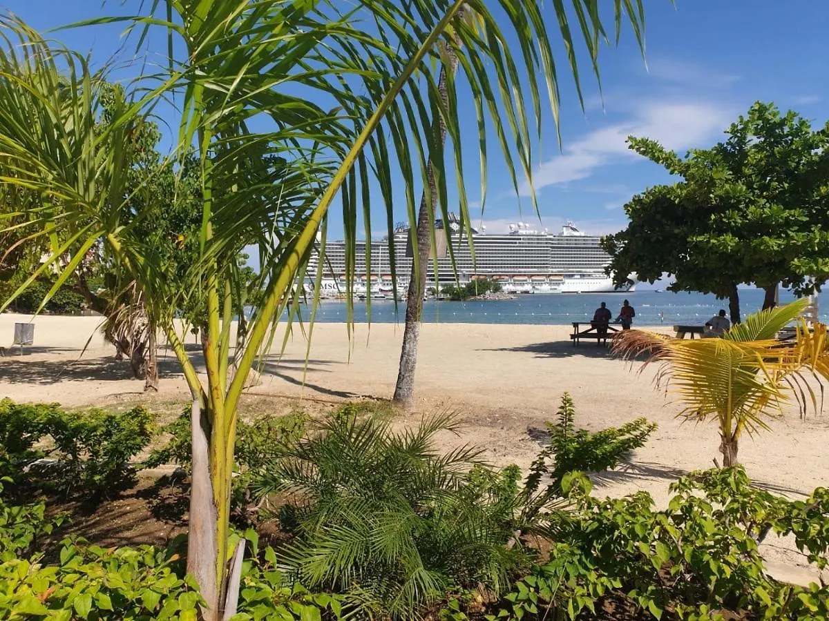 Sand Castle Resort Ocho Rios
